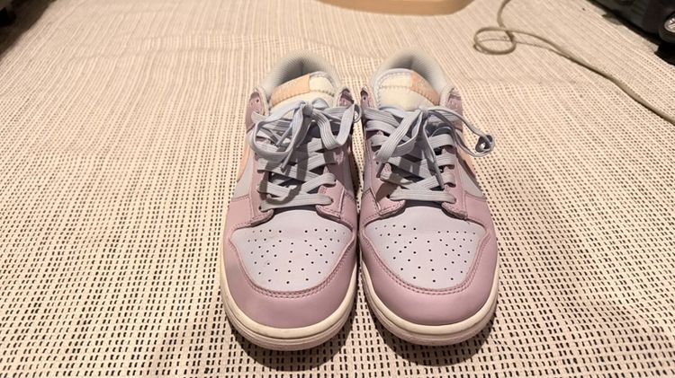 ขาย Nike Dunk Low ของแท้ 💜🩷 สีพาสเทล Lavender / Peach👟 ไซซ์: US 9W / UK 8 / EUR 42.5 / BR 40.5 / 27 CM🏷️ รหัสสินค้า: DD1503-001 (เช็กได้ที่ป้ายไซซ์ด้านใน) รูปที่ 3