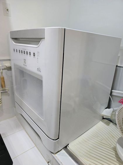 เครื่องล้างจาน Electrolux ขนาด 55 cm.  มีคู่มือการใช้งาน สภาพดีใช้งานได้ปกติ รูปที่ 2