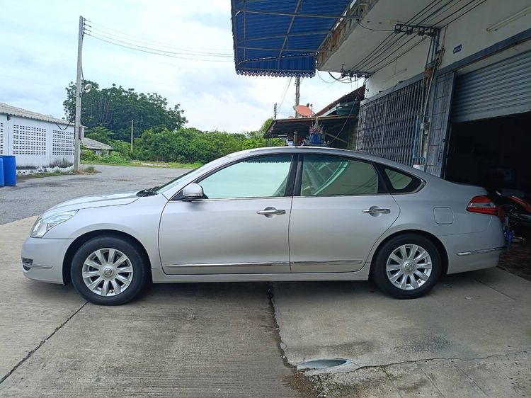รถ Nissan Teana 2.0 XL สี บรอนซ์เงิน