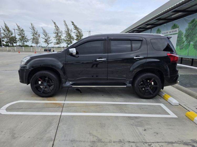 Isuzu MU-X 2018 3.0 Utility-car ดีเซล เกียร์อัตโนมัติ ดำ รูปที่ 3