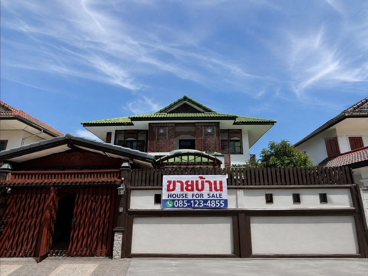 ขายบ้านเดี่ยว 2 ชั้น 4 ห้องนอน 2 ห้องน้ำ หมู่บ้านเกศรี 2 ซอยรามคำแหง 124 สะพานสูง ตกแต่งไม้สักและไม้หายากทั้งหลัง ใช้สอย 320 ตร.ม. ใกล้ MRT 
