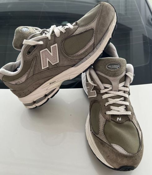 ขายถูก New Balance M2002RFO size 41.5/260cm สีนิยม สภาพสวย ของแท้ 100%
