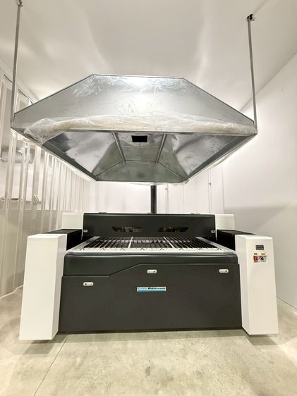 CNC CO2 Laser Cutting Machine B1518 150W ราคาปิดกิจการ สภาพดีมาก