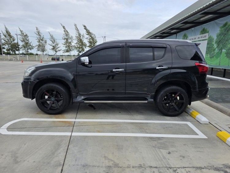 Isuzu MU-X 2018 3.0 Utility-car ดีเซล เกียร์อัตโนมัติ ดำ รูปที่ 4