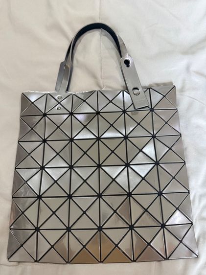 BAO BAO ISSEY MIYAKE LUCENT METALLIC 6×6 รูปที่ 6
