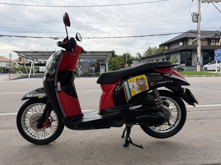 2010 Honda Scoopy-i  หัวฉีด ประหยัดน้ำมัน สีดำ-แดง สภาพชุดสีสวยๆ ตกแต่งด้วยสติกเกอร์ Line play น่ารักๆ