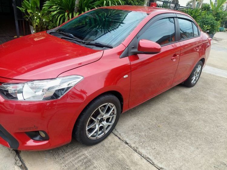รถ Toyota Vios 1.5 E สี แดง
