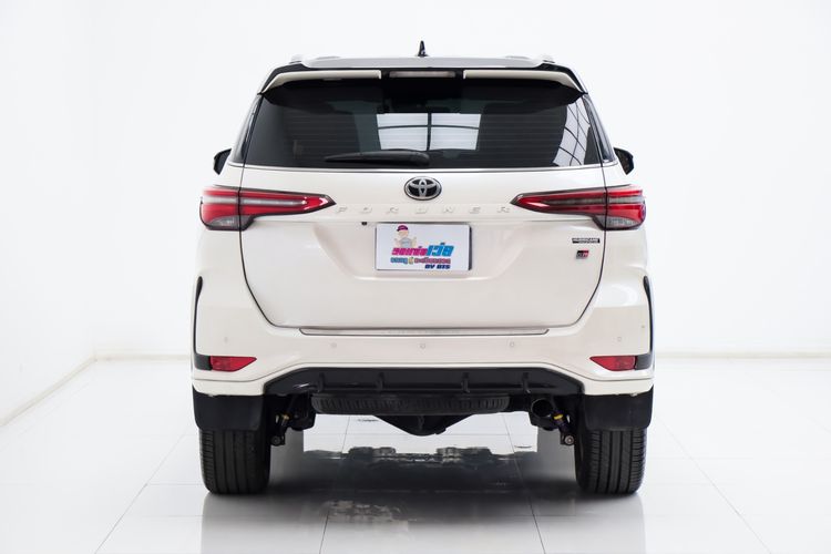 Toyota Fortuner 2021 2.8 V TRD Sportivo Black Top 4WD Utility-car ดีเซล ไม่ติดแก๊ส เกียร์อัตโนมัติ ขาว รูปที่ 2