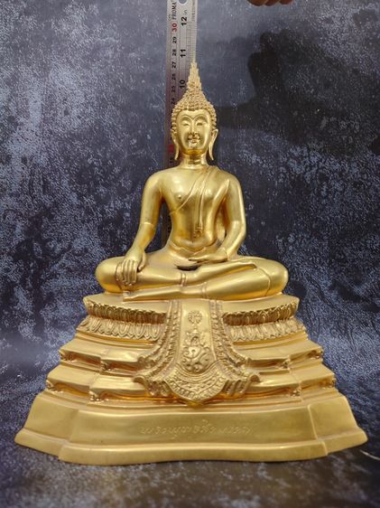 พระพุทธศิรมงคล ภปร. ขนาดบูชา หน้าตัก 5 นิ้ว เนื้อกาหลั่ยทอง ในหลวงเสด็จเททอง จัดสร้างโดยโรงพยาบาลภูมิพลอดุลยเดช ปี2524 นิยม หายาก รูปที่ 8