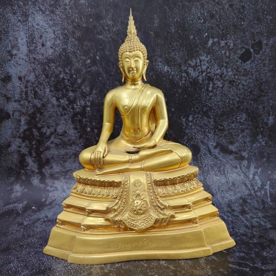 พระพุทธศิรมงคล ภปร. ขนาดบูชา หน้าตัก 5 นิ้ว เนื้อกาหลั่ยทอง ในหลวงเสด็จเททอง จัดสร้างโดยโรงพยาบาลภูมิพลอดุลยเดช ปี2524 นิยม หายาก