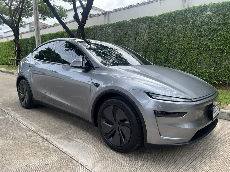 รถ Tesla Model Y Launch Series สี เทา