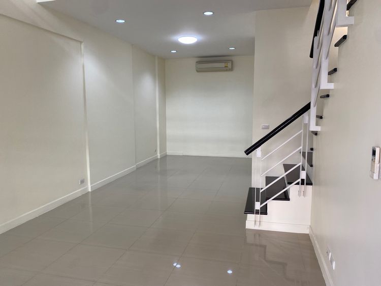อื่นๆ ไม่มี 2016 townhome 3 ชั้น ถนนโพธิ์แก้ว รูปที่ 4