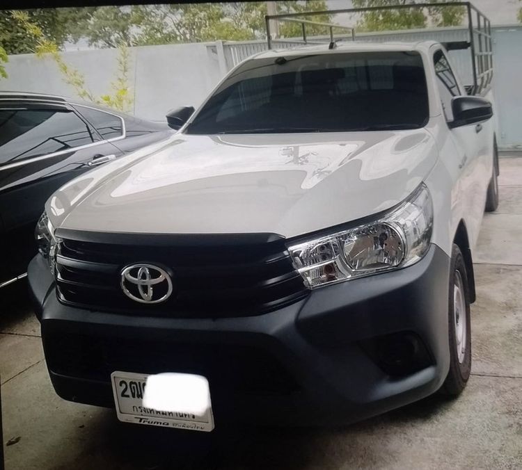 รถ Toyota Hilux Revo 2.4 J สี ขาว