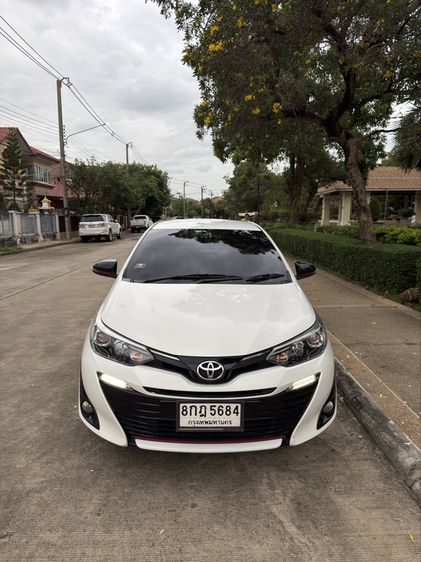 รถ Toyota Yaris ATIV 1.2 Smart สี ขาว
