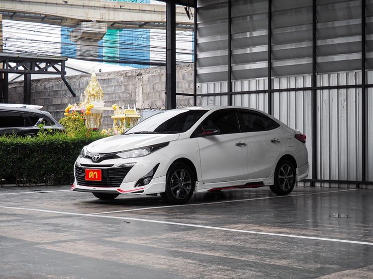 รถ Toyota Yaris ATIV 1.2 S Plus สี ขาว