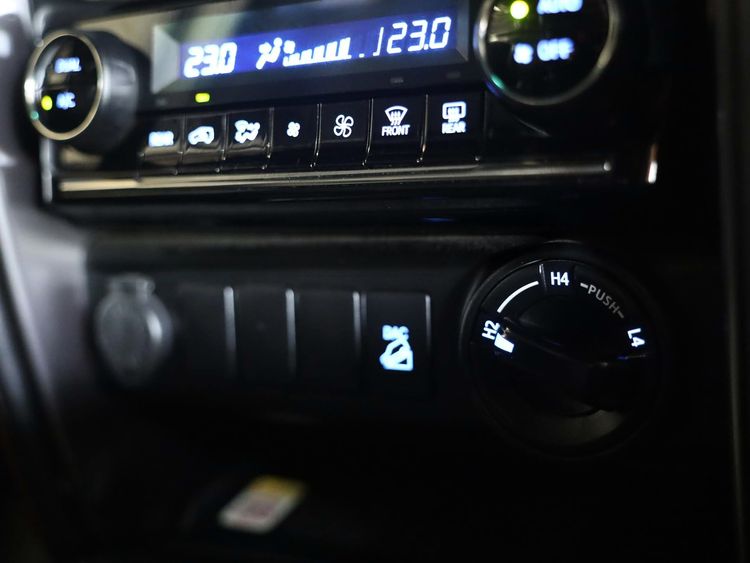 Toyota Fortuner 2022 2.8 GR Sport Black Top 4WD Utility-car ดีเซล ไม่ติดแก๊ส เกียร์อัตโนมัติ แดง รูปที่ 3
