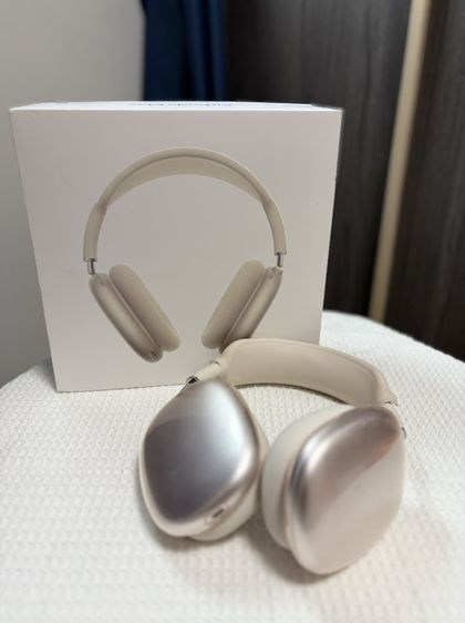 AirPods Max with Smart Case