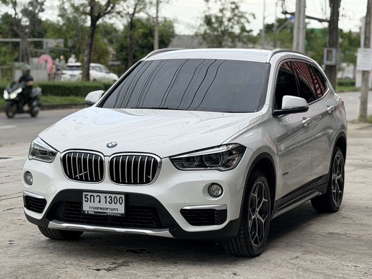 รถ BMW X1 2.0 sDrive18d xLine สี ขาว