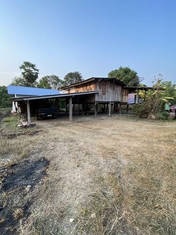 พร้อมโอนบ้านไม้ยกพื้นสูงค่ายระจันเมืองสิงห์ 262 ตารางวา จังหวัดสิงห์บุรี ต.โพทะเล วิถีไทย 262 วา ต.โพทะเล อ.ค่ายบางระจัน