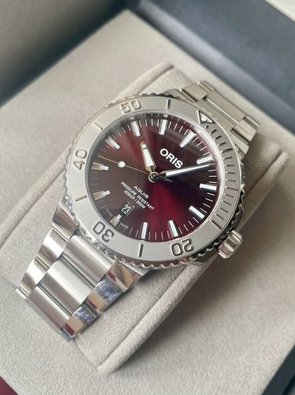 Oris Aquis Date Cherry 43.5 รูปที่ 4