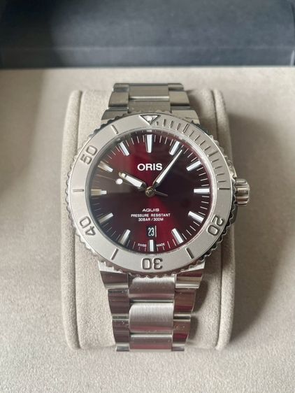 Oris Aquis Date Cherry 43.5