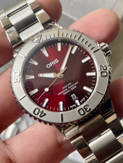 Oris Aquis Date Cherry 41.5mm รูปที่ 9