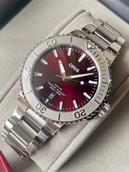Oris Aquis Date Cherry 41.5mm รูปที่ 5