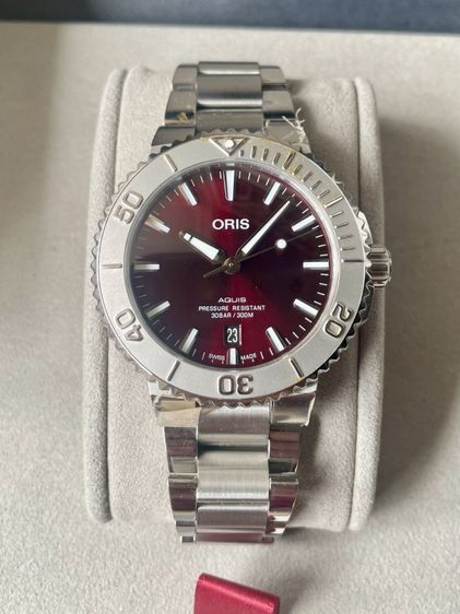 Oris Aquis Date Cherry 41.5mm