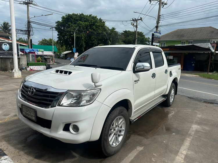 รถ Toyota Hilux Vigo Champ Double Cab 2.5 E VNT Prerunner สี ขาว