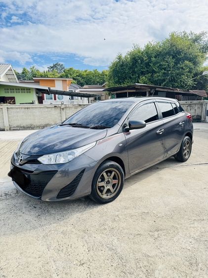 Toyota Yaris ATIV 2017 1.2 J Eco Sedan เบนซิน ไม่ติดแก๊ส เกียร์อัตโนมัติ เทา รูปที่ 3