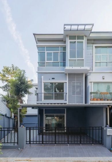 For Rent 3-Storey Townhome at The Metro Rama 9