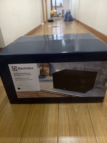 ไมโครเวฟ electrolux 20ลิตร  มือ1 ยังไม่ได้แกะกล่อง