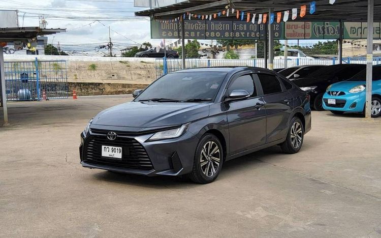 รถ Toyota Yaris 1.2 Smart สี เทา