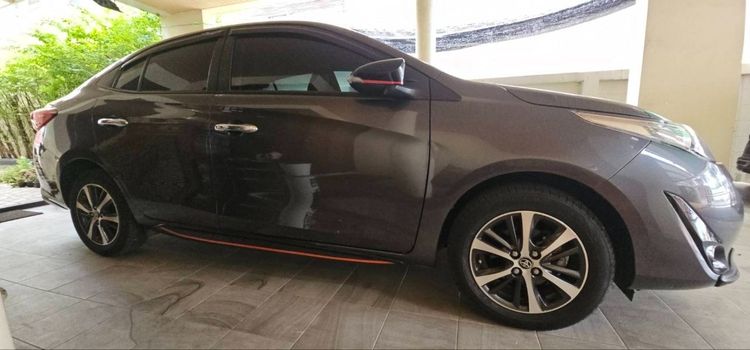 Toyota Yaris ATIV 2019 1.2 S Plus Sedan เบนซิน ไม่ติดแก๊ส เกียร์อัตโนมัติ เทา รูปที่ 2