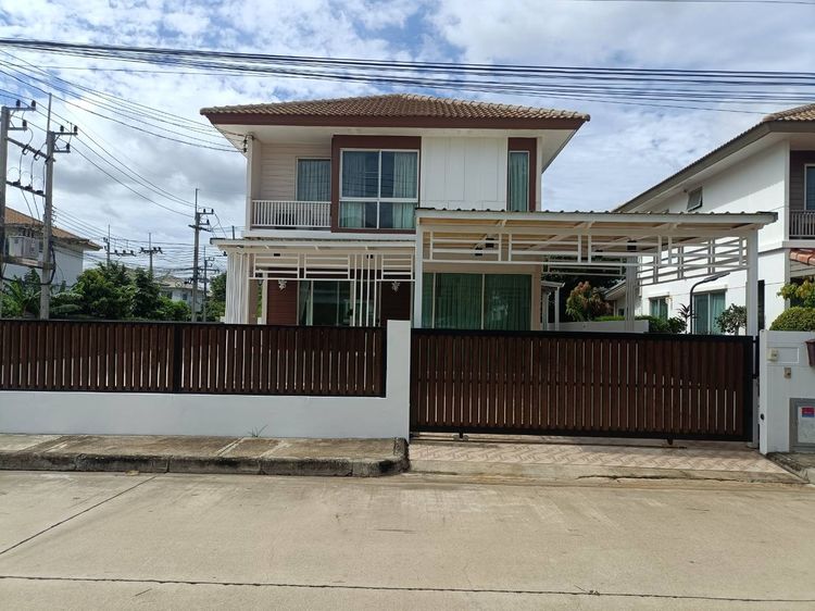 ให้เช่าบ้านเดี่ยว 2 ชั้น หมู่บ้านอินนินซิโอ1 ถนนเลียบคลอง3 คลองหลวง ปทุมธานี ใกล้บิ๊กซีคลอง3 วัดพระธรรมกาย เป็นบ้านหัวมุม