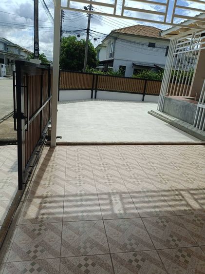 ตกแต่งครบ ให้เช่าบ้านเดี่ยว 2 ชั้น หมู่บ้านอินนินซิโอ1 ถนนเลียบคลอง3 คลองหลวง ปทุมธานี ใกล้บิ๊กซีคลอง3 วัดพระธรรมกาย  เป็นบ้านหัวมุม  รูปที่ 4