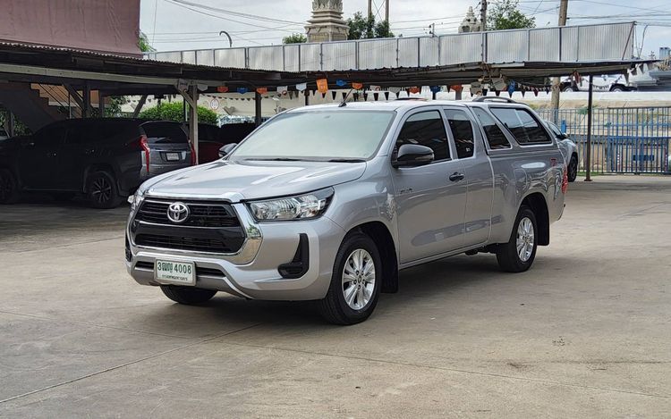 รถ Toyota Hilux Revo Smart Cab 2.4 Entry Z Edition สี บรอนซ์เงิน