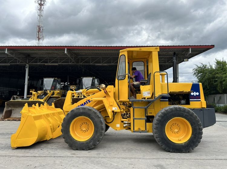 รถตักล้อยาง KOMATSU รุ่น WA180 บุ้งกี๋ 1.6 คิว รถเก่านอก รูปที่ 3