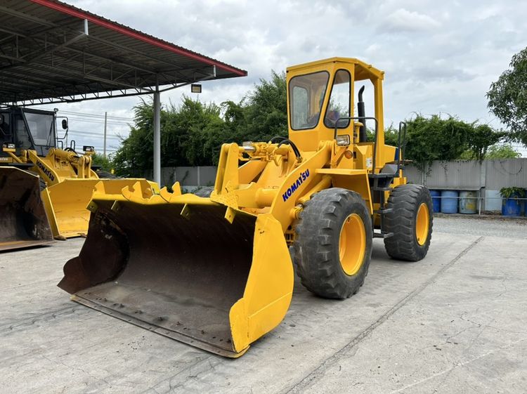 รถตักล้อยาง KOMATSU รุ่น WA180 บุ้งกี๋ 1.6 คิว รถเก่านอก รูปที่ 4