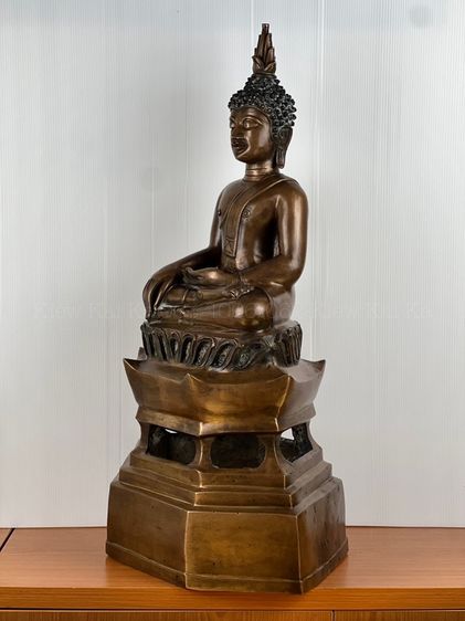 พระบูชาศิลปะล้านช้างลาว ฐานสูง เนื้อสัมฤทธิ์ หน้าตักกว้าง 9 นิ้ว ความสูง 27 นิ้ว รูปที่ 2