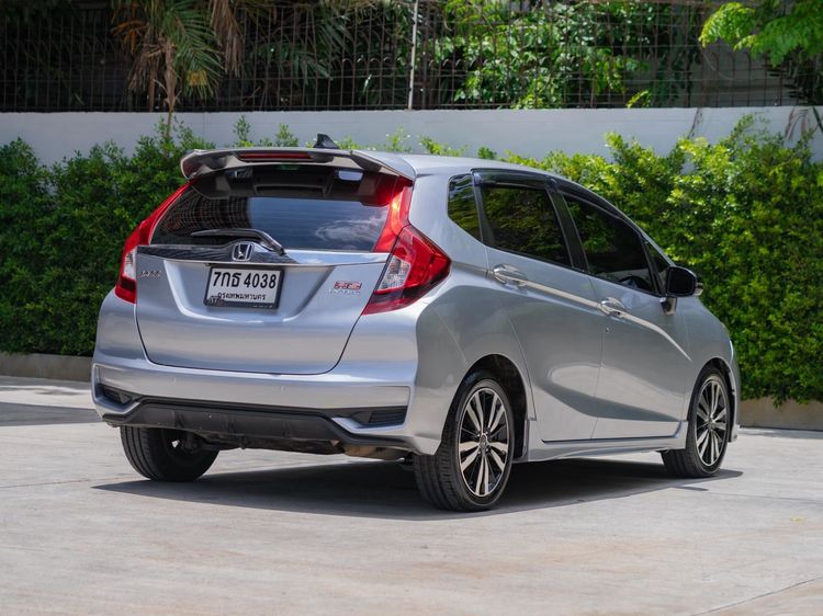 Honda Jazz 2018 1.5 RS i-VTEC Sedan เบนซิน ไม่ติดแก๊ส เกียร์อัตโนมัติ บรอนซ์เงิน รูปที่ 4