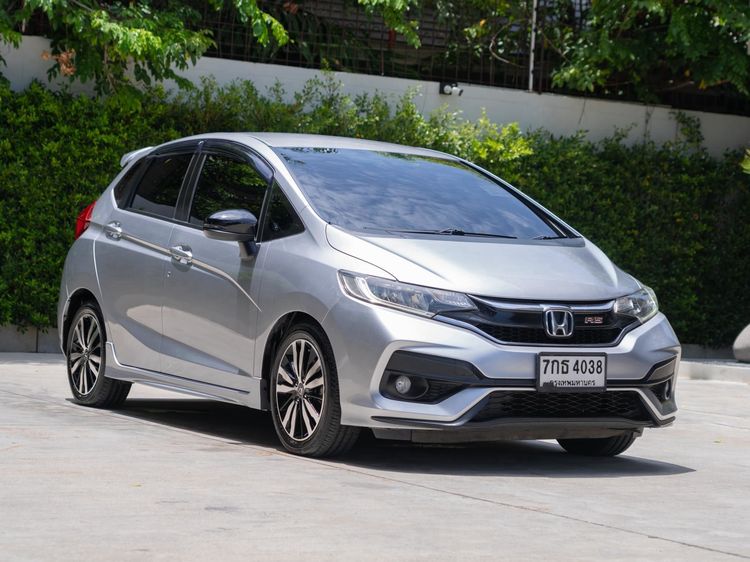 Honda Jazz 2018 1.5 RS i-VTEC Sedan เบนซิน ไม่ติดแก๊ส เกียร์อัตโนมัติ บรอนซ์เงิน