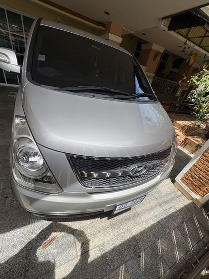 Hyundai H-1  2010 2.5 Maesto Deluxe Van ดีเซล ไม่ติดแก๊ส เกียร์อัตโนมัติ บรอนซ์เงิน รูปที่ 4