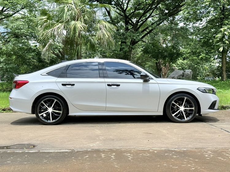 Honda Civic 2023 2.0 eHEV RS Sedan ไฮบริด เกียร์อัตโนมัติ ขาว รูปที่ 3