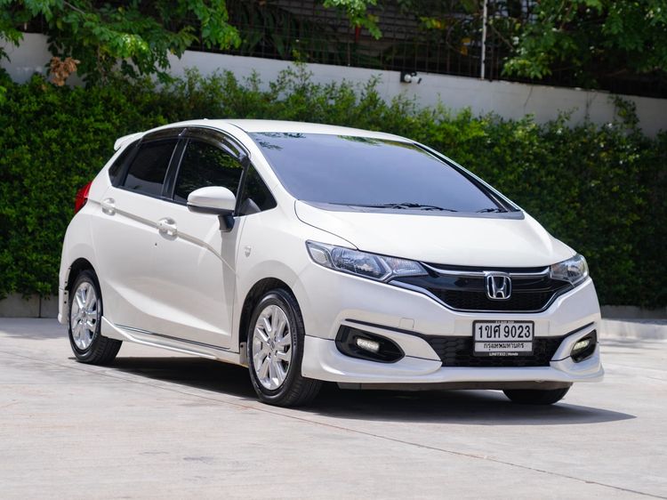 Honda Jazz 2021 1.5 V Plus i-VTEC Sedan เบนซิน ไม่ติดแก๊ส เกียร์อัตโนมัติ ขาว
