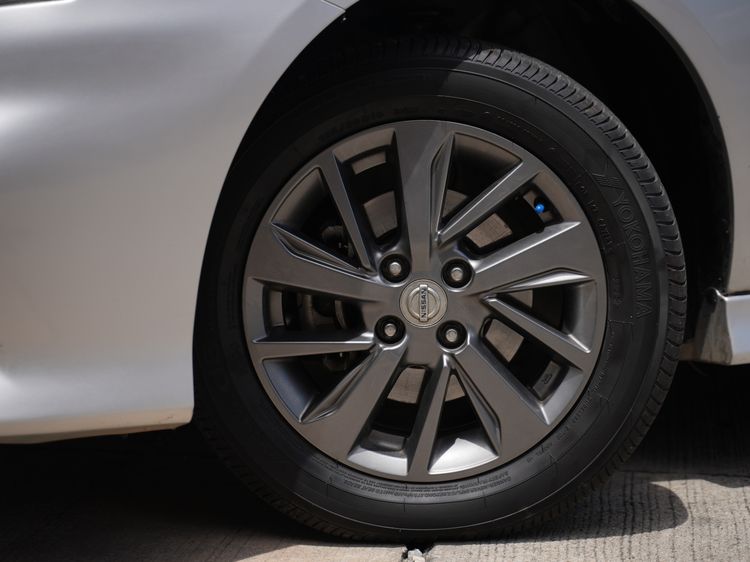 Nissan Almera 2018 1.2 E Sportech Sedan เบนซิน ไม่ติดแก๊ส เกียร์อัตโนมัติ บรอนซ์เงิน รูปที่ 4