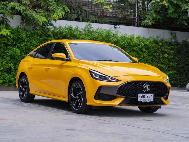 รถ MG MG5 1.5 X สี เหลือง
