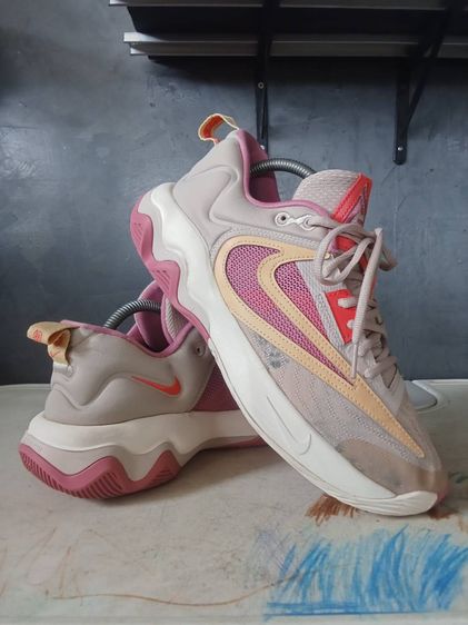 รองเท้าบาสเกตบอล Nike ไม่ระบุ ชมพู รองเท้าผ้าใบ ยาว 26.5 cm. เบอร์ 42 งานมือสอง สวยๆ งานแน่นๆ