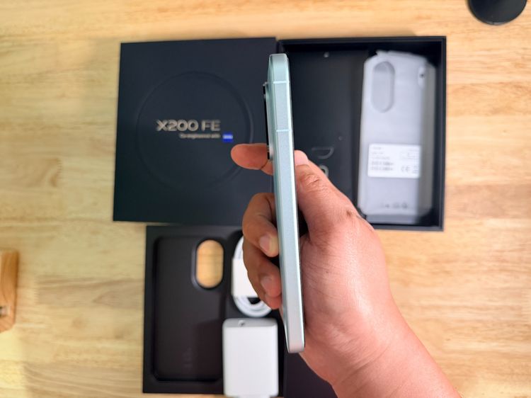 Vivo X200 FE 12-512GB สีฟ้า สวยครบกล่อง รูปที่ 4