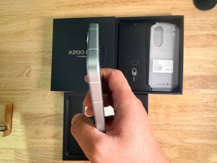 Vivo X200 FE 12-512GB สีฟ้า สวยครบกล่อง รูปที่ 12